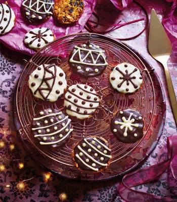 Christmas bauble Florentines
