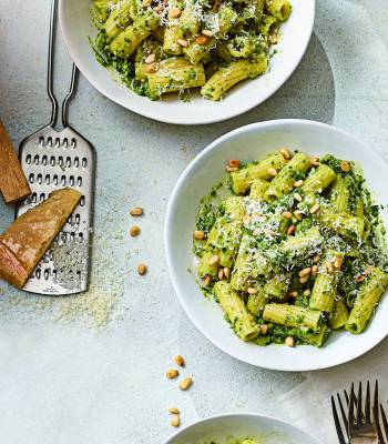 Roasted courgette pesto pasta