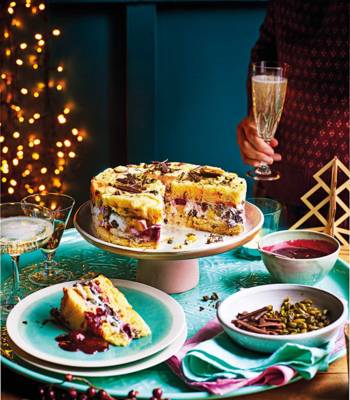 Quick fruit and nut ice cream cake