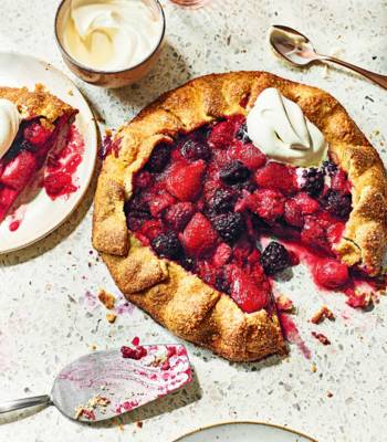 Summer pudding pie