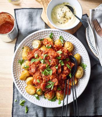 Chorizo patatas bravas