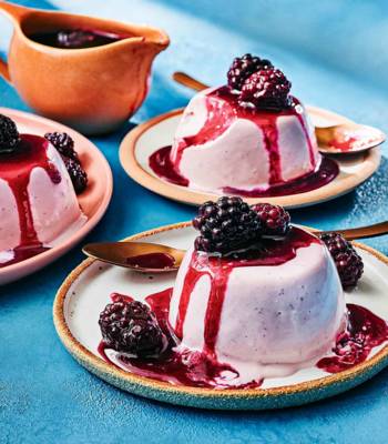 Blackberry and goat's cheese panna cotta