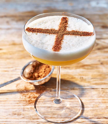 Hot cross rum sour