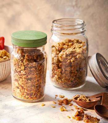 Walnut and olive oil granola