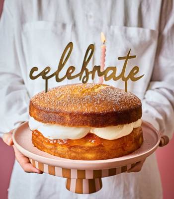 Orange blossom honey and apricot cake