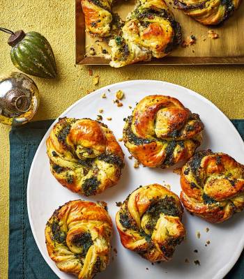 Chestnut and spinach swirls