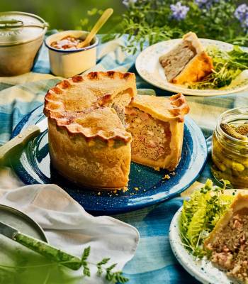 Raised pork pie