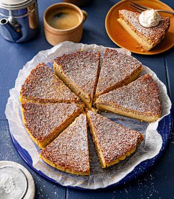 Cinnamon custard impossible pie