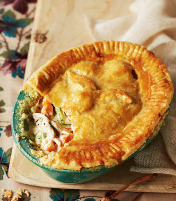Old-fashioned chicken pie 