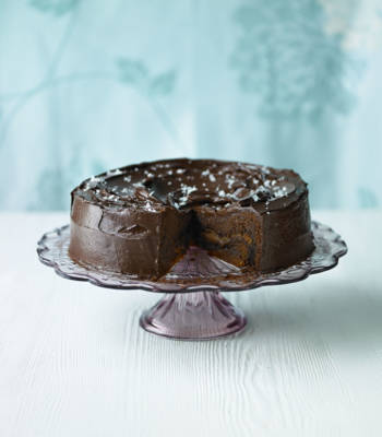 Salted butter caramel cake