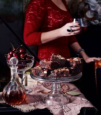 Cherry chocolate and almond brownies