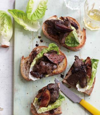 Sticky chicken livers on toast