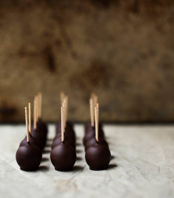 Peanut Butter Lollipops