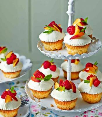 Peach melba cupcakes 