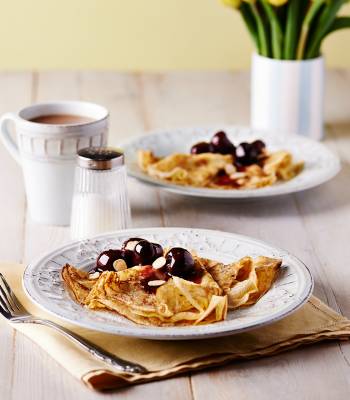 Cherry bakewell pancakes
