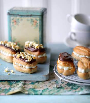 Toffee popcorn ėclairs