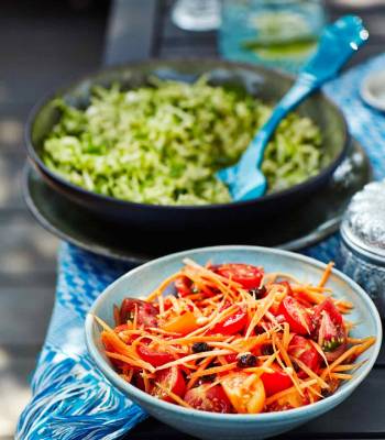 Tomato and carrot salad with pine nuts and raisins