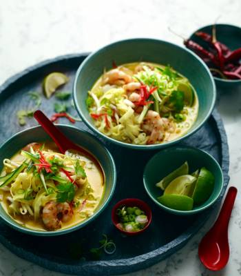 Singapore-style prawn laksa