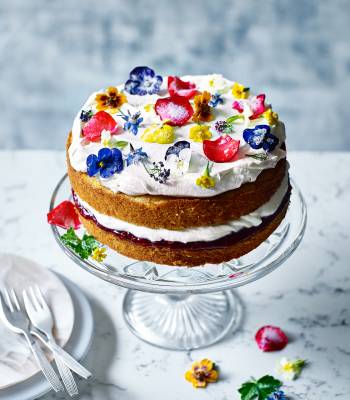 Rose-scented cake with crystallised flowers 