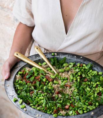 Quinoa salad with pancetta, broad beans and peas