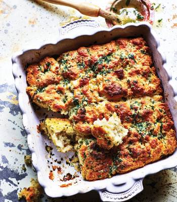 Garlic buttermilk sharing bread