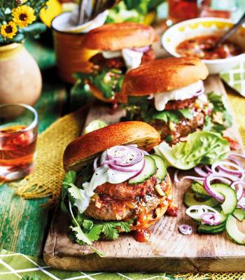 Chowpatty lamb burgers