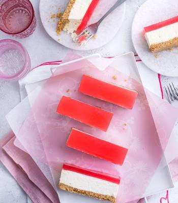 Rhubarb and gin jelly cheesecake bars