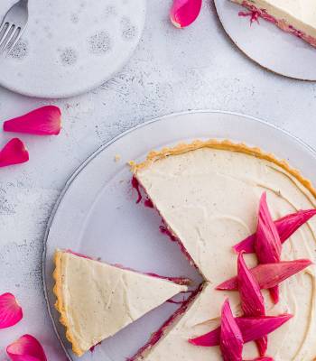 White chocolate and rhubarb tart