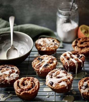 Hot cross scroll scones 