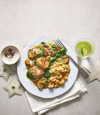 Pork fillet with garlicky mushroom gravy