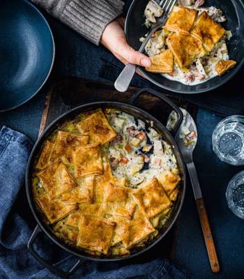 Chicken pot pie with puff pastry croutons 