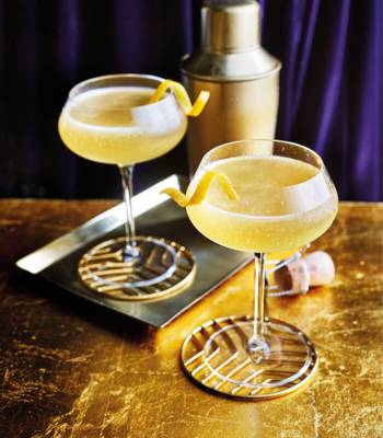 Darjeeling gin fizz