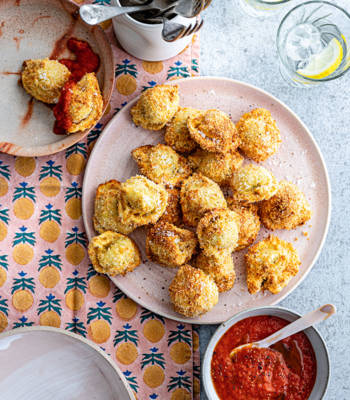 Crispy pasta dippers with tomato sauce