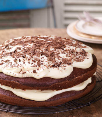 Chocolate cake with cream cheese icing