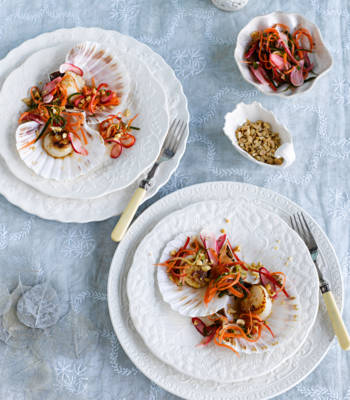 Scallops in the shell with crunchy Asian salad