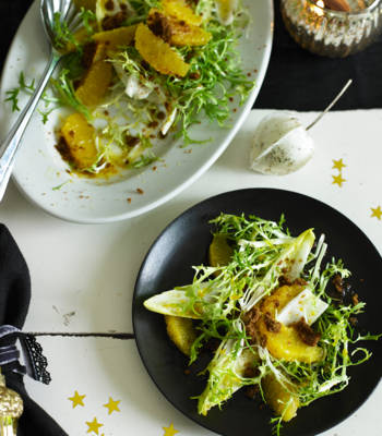 Chicory, gingerbread and orange salad