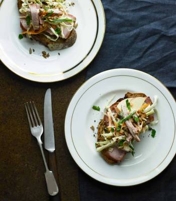 Ham and apple crunchy coleslaw with seeds 