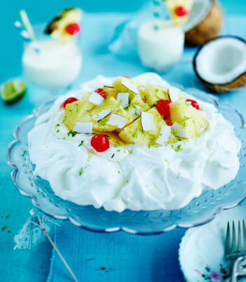 Piña colada pavlova