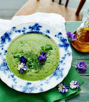 Chilled herb, pea and cucumber soup