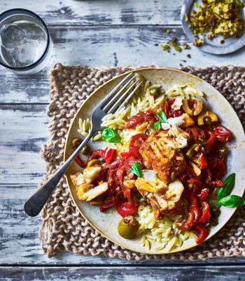 Slow cooker Mediterranean cod with tomato and red peppers