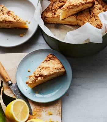 Lemon crumble cake