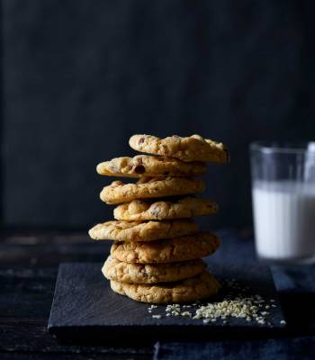Nutty hemp choc cookies