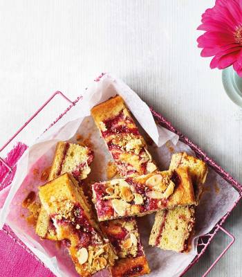 Bakewell ripple slice 