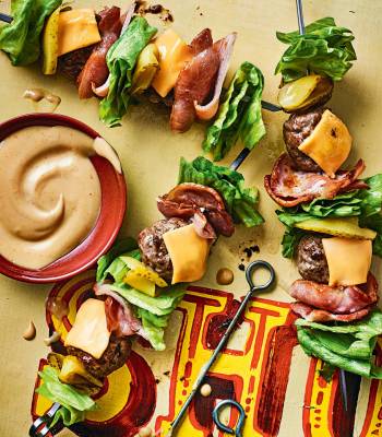Bacon cheeseburger skewers