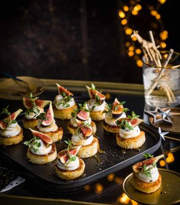 Fig and goat's cheese brioche toasts