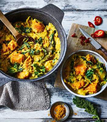 Slow cooker sweet potato and kale curry