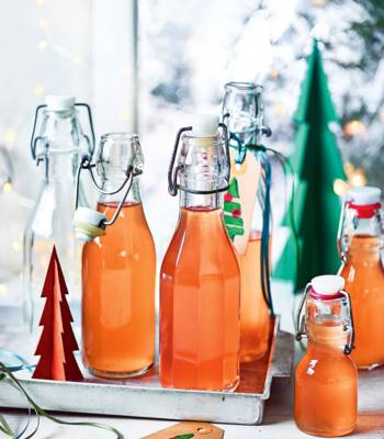 Pomegranate and pink peppercorn gin