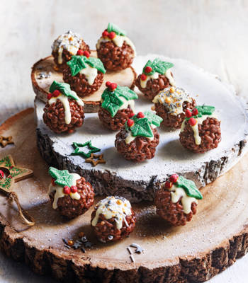 Crispy chocolate Christmas puds