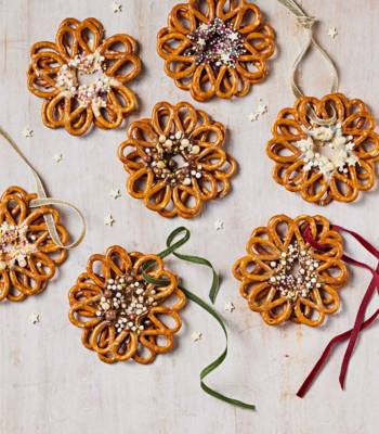 Pretzel wreaths
