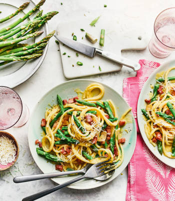 Asparagus carbonara